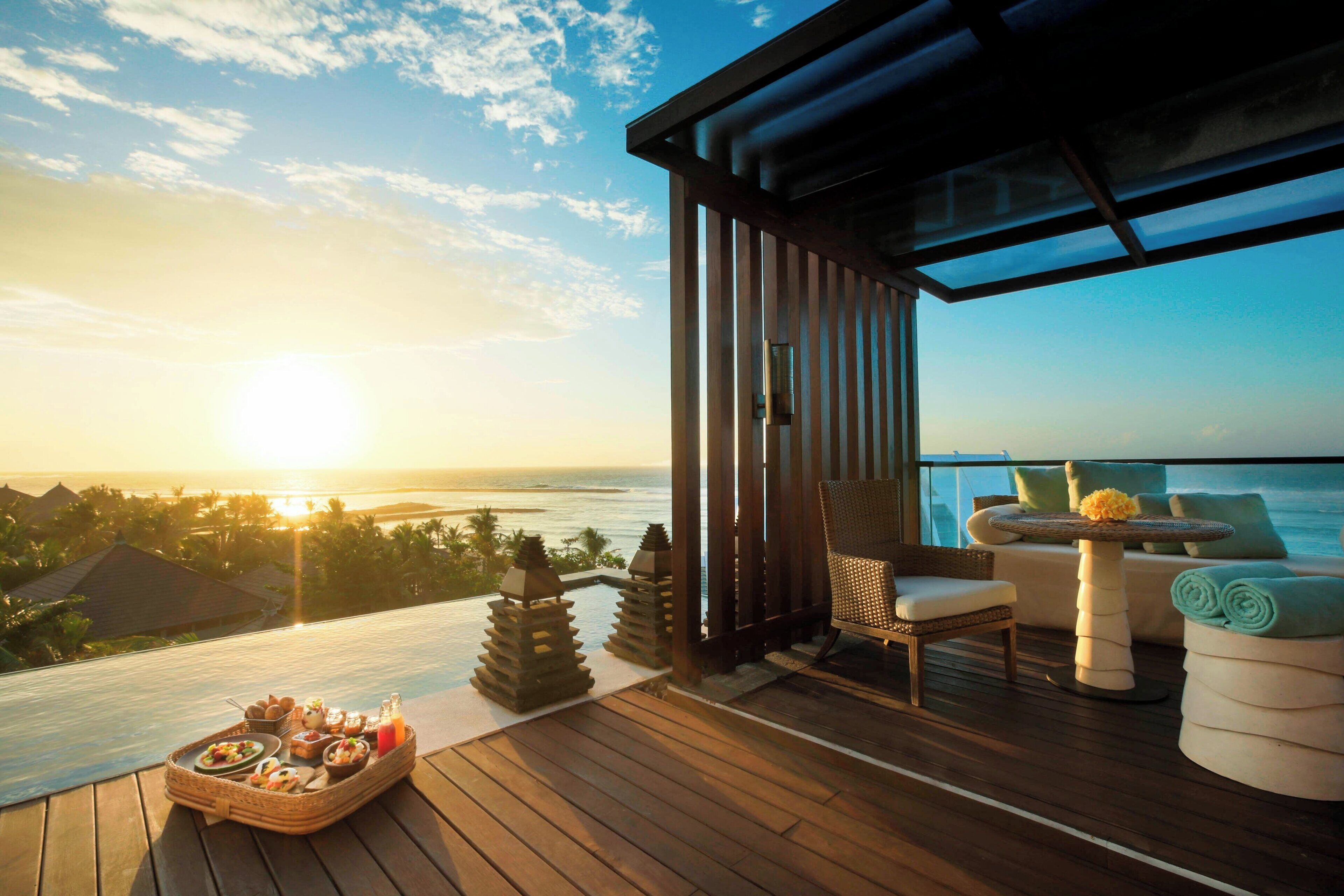 Daily buffet breakfast (IDR 502150 per person)