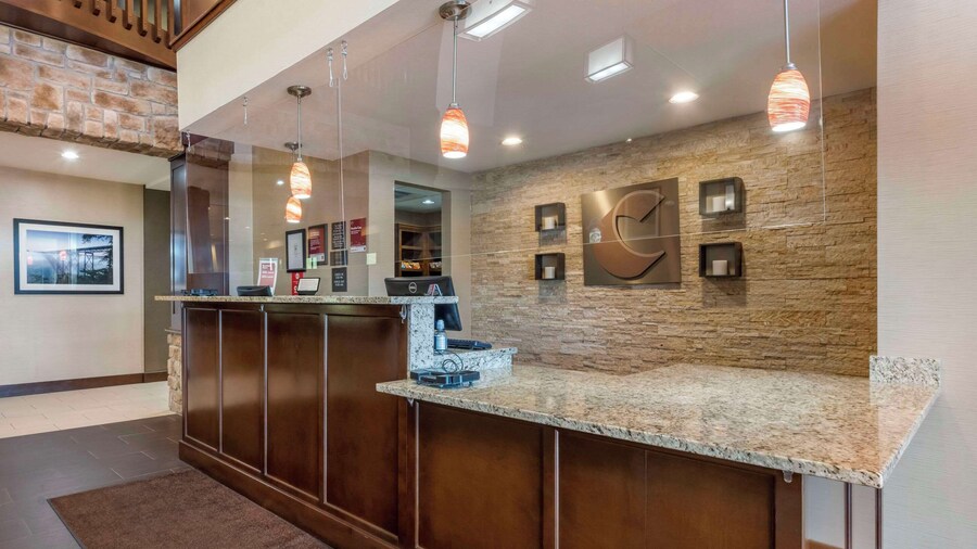 Comfort Suites Bridgeport - Clarksburg