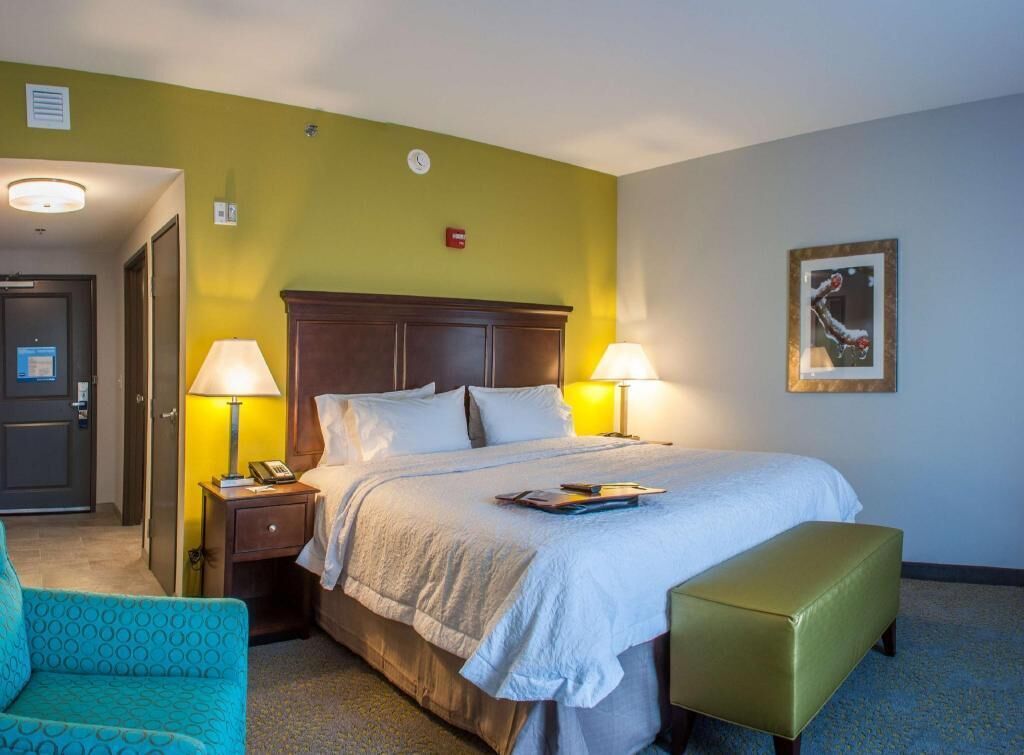 Blackout curtains, iron/ironing board, free cots/infant beds, free WiFi