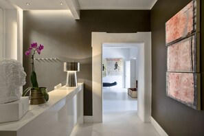 Reception - Piazza di Spagna 9 (Rome)