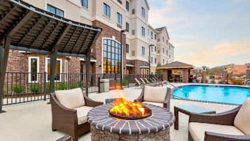 Outdoor pool, sun loungers