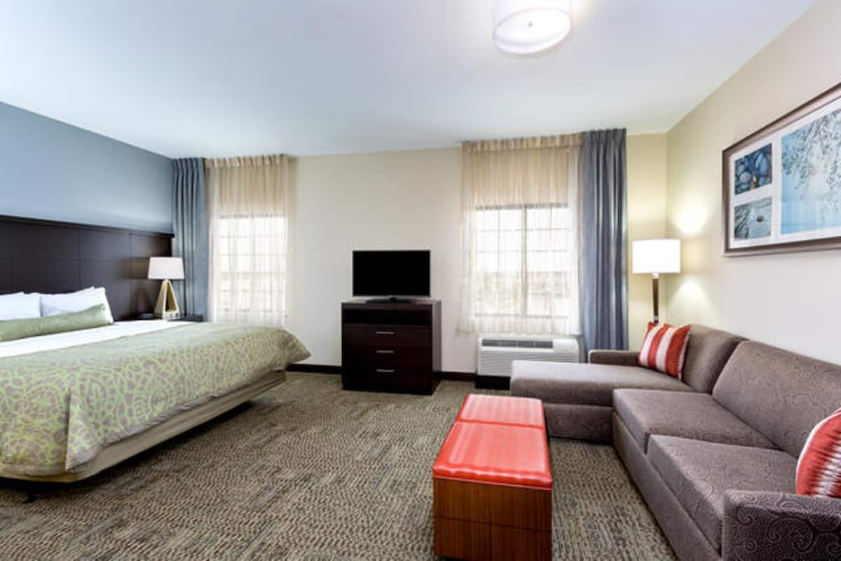 In-room safe, desk, iron/ironing board, free cots/infant beds