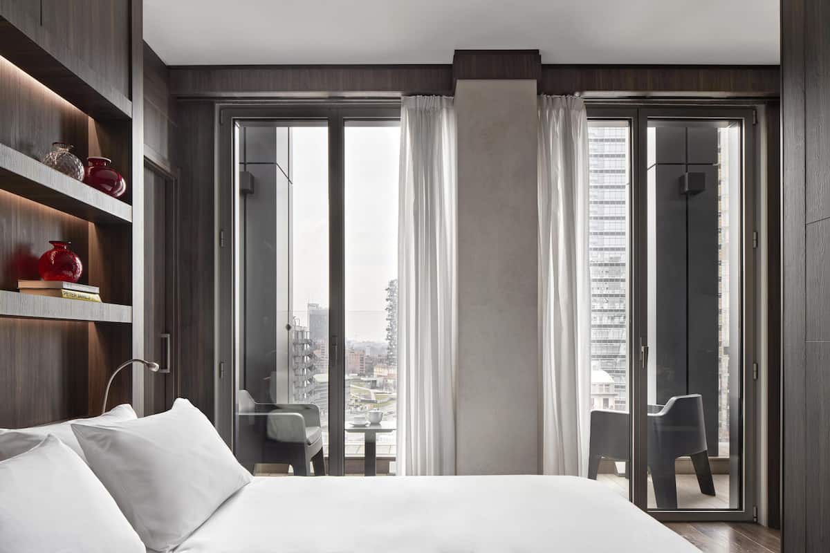 Suite, teras | Minibar, brankas, meja kerja, dan kedap suara