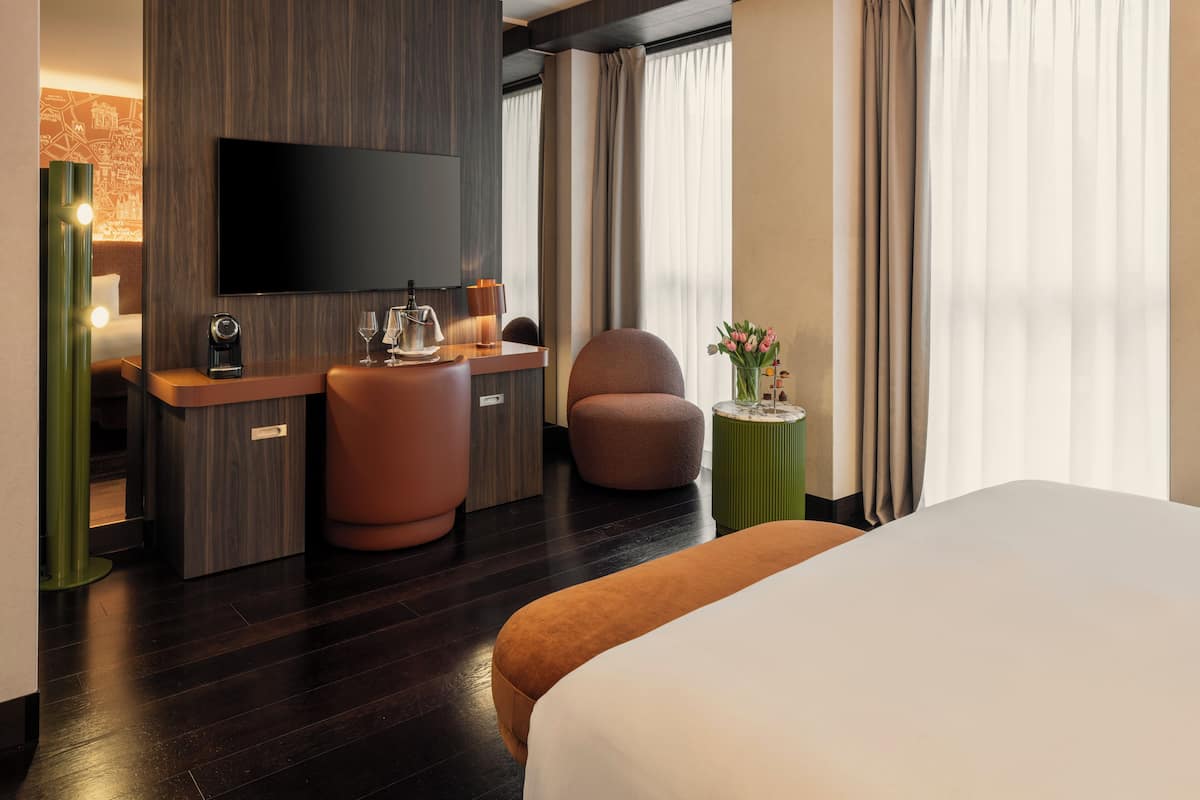 Deluxe Room, 1 King Bed