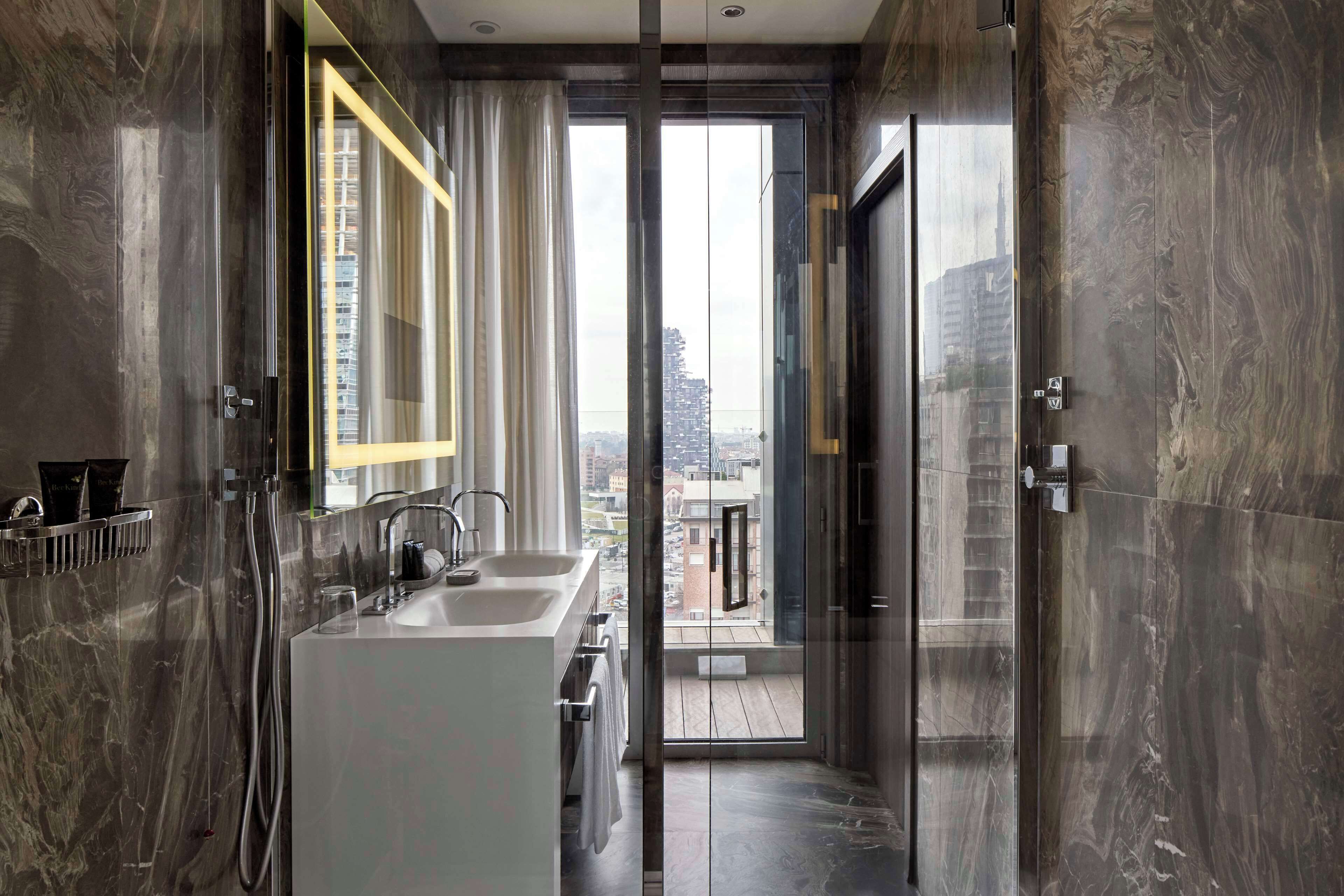 Suite, Terrace | Bathroom | Shower, free toiletries, hair dryer, slippers