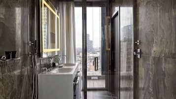 Suite, Terrace | Bathroom | Shower, free toiletries, hair dryer, slippers