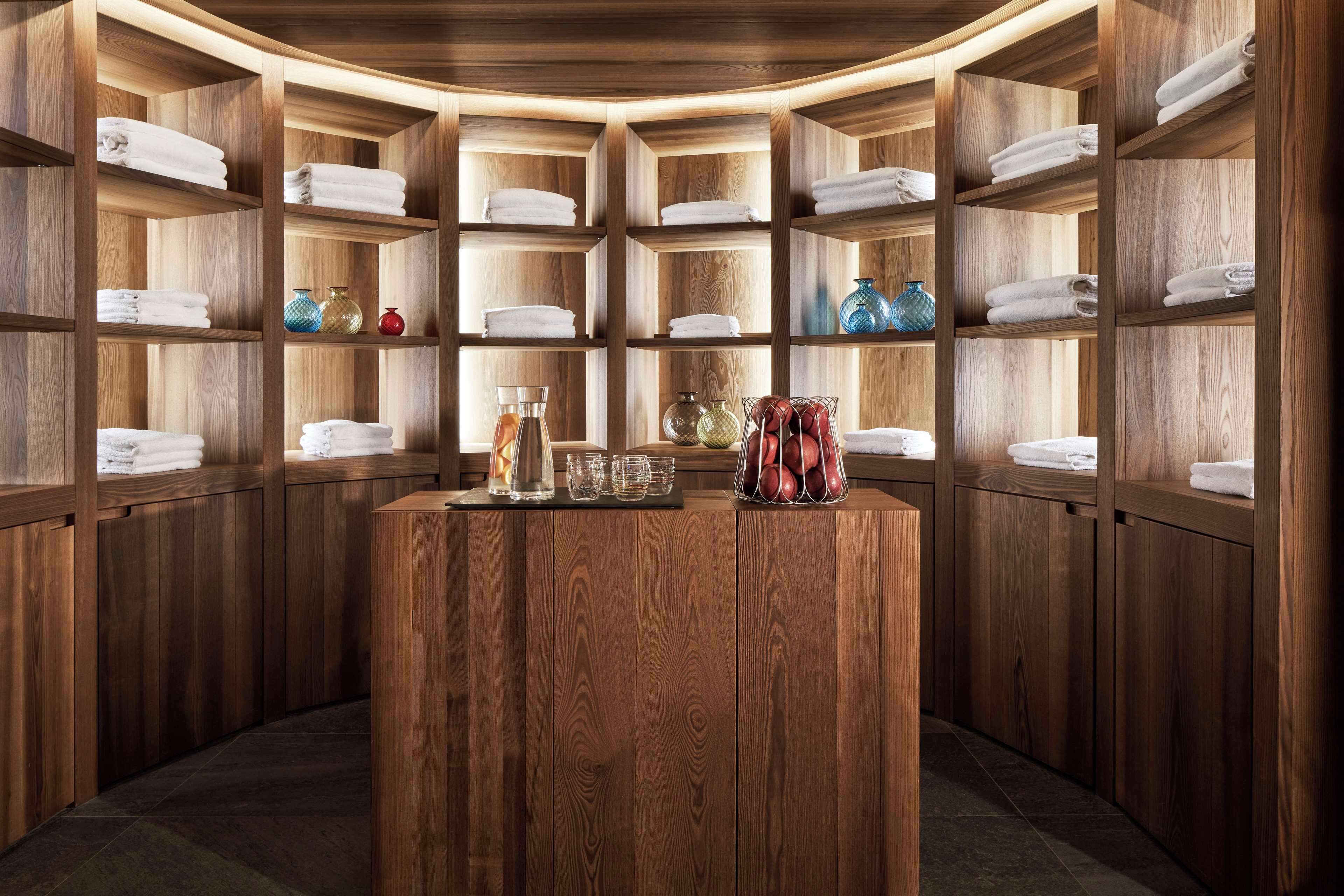 sauna, turkish bath/hammam