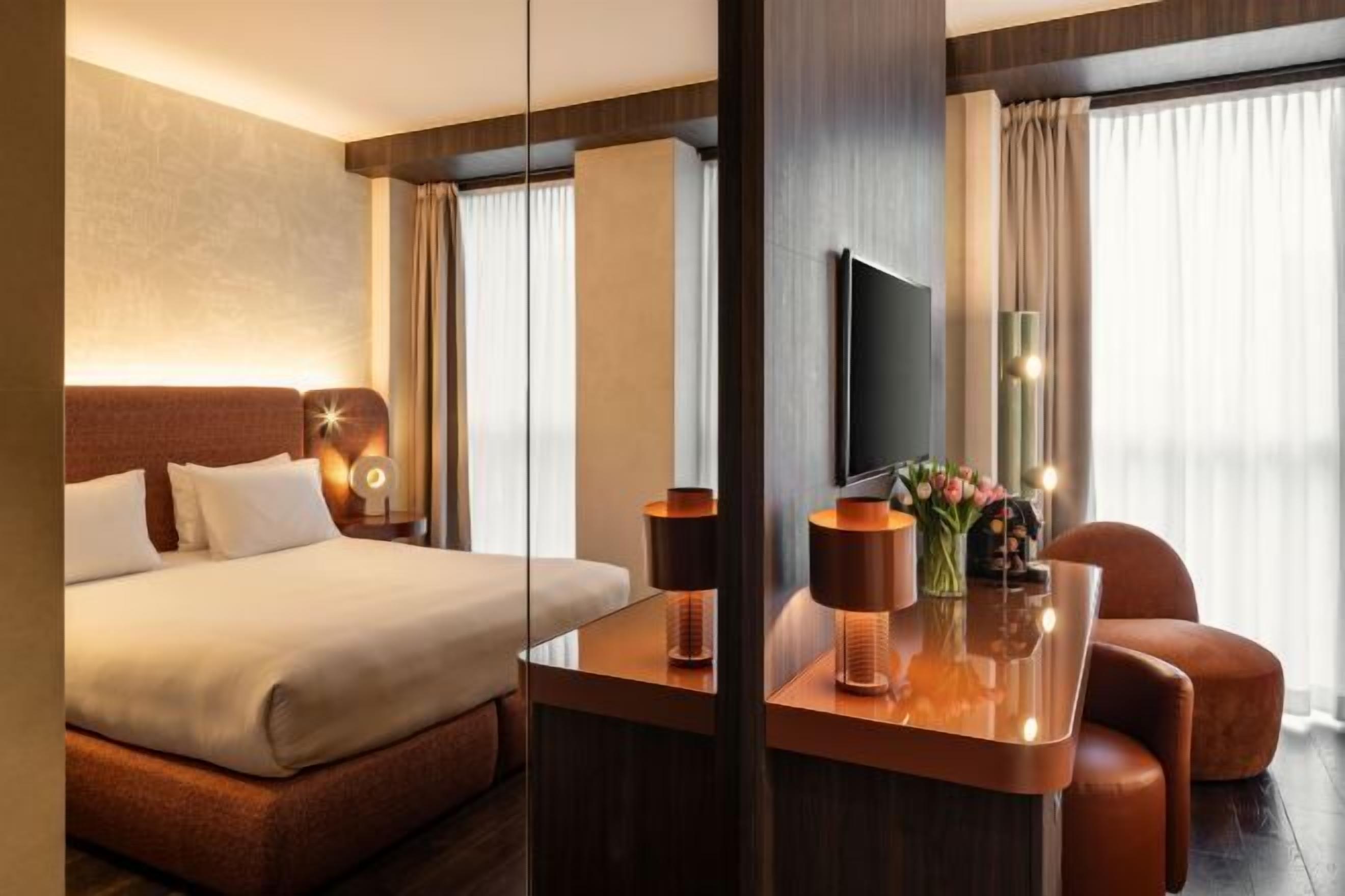 Minibar, caja fuerte, escritorio y sistema de insonorización