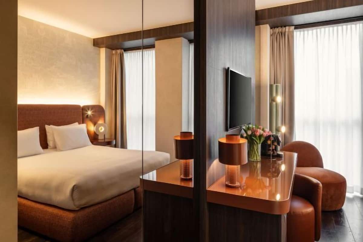 Minibar, in-room safe, desk, soundproofing