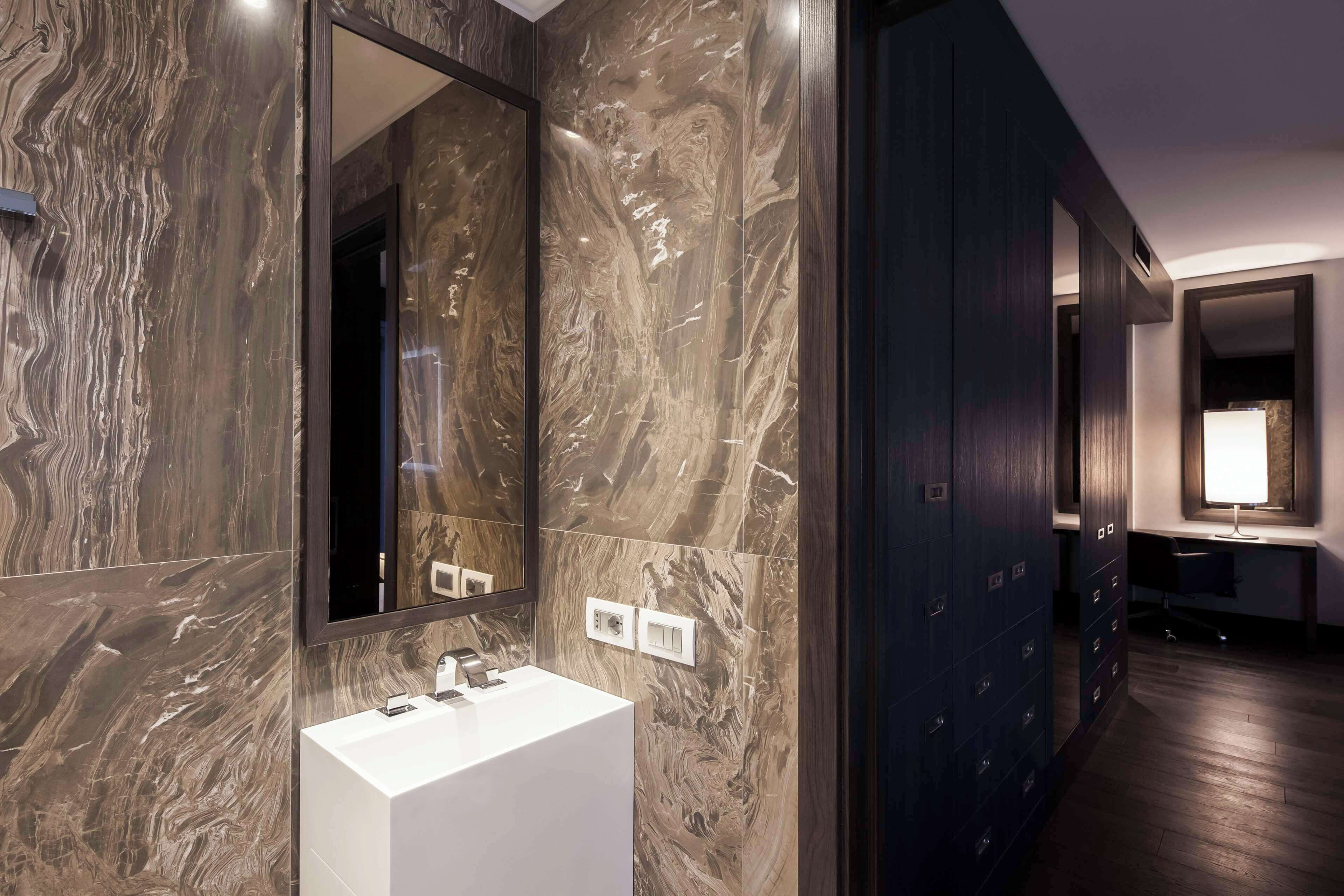 premium suite | bathroom | shower, free toiletries, hair dryer, slippers