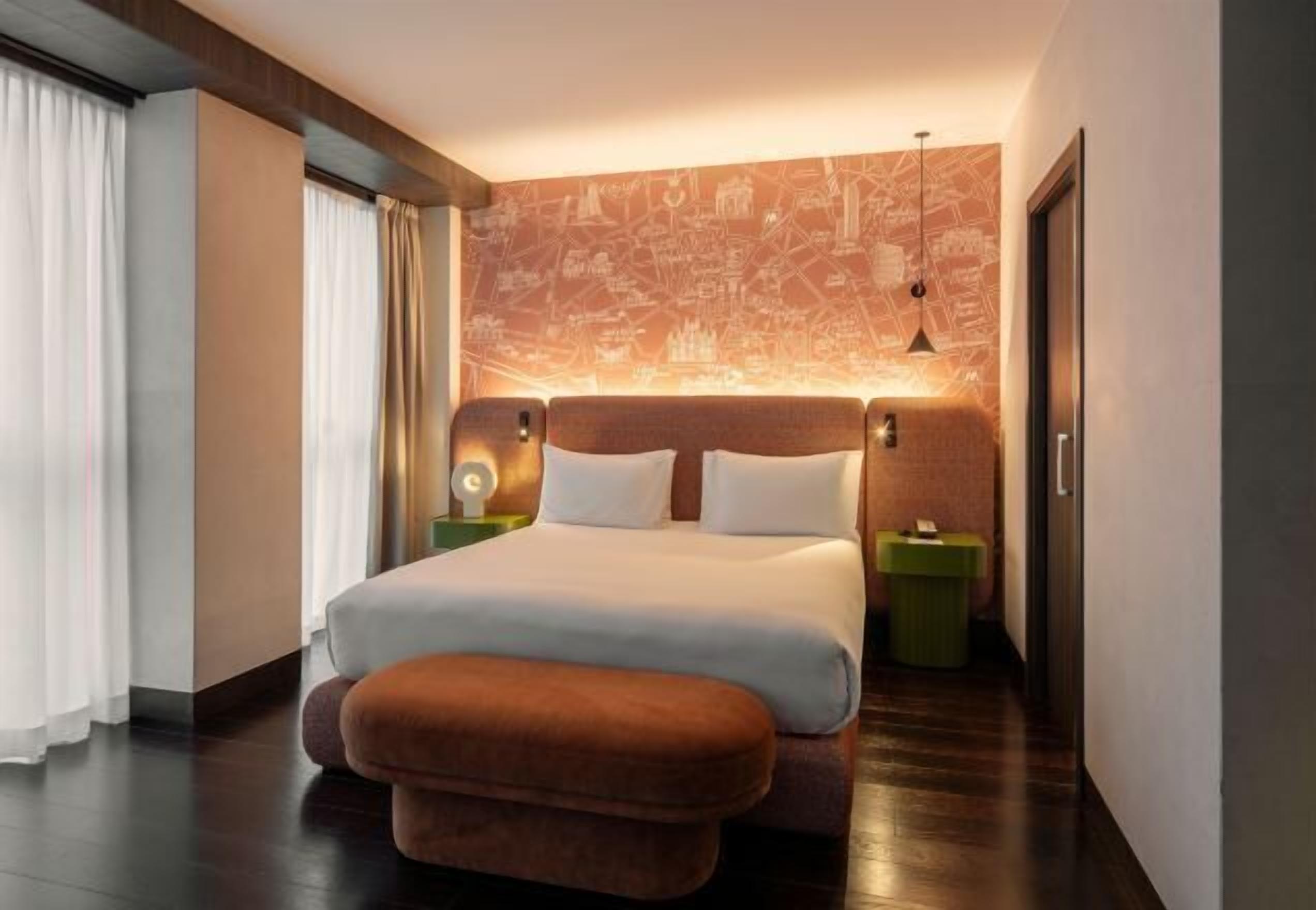 Minibar, caja fuerte, escritorio y sistema de insonorización