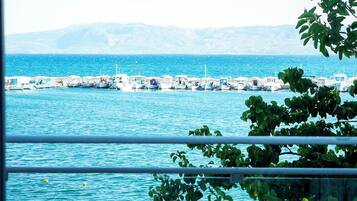 Hochwertige Bettwaren, Minibar, Schreibtisch, schallisolierte Zimmer