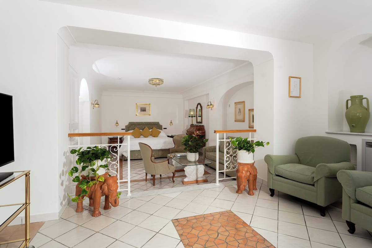 Suite Junior, 1 chambre, terrasse, vue mer | Coin séjour