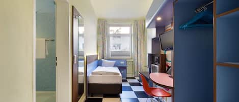 Design Single Room, 1 Bedroom, Non Smoking | 1 bedroom, premium bedding, in-room safe, individually decorated