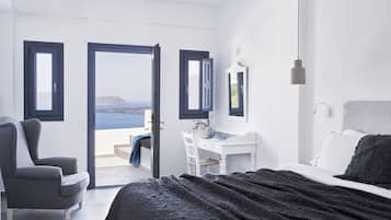 Superior Room, Sea View (& Volcano view) | In-room safe, desk, soundproofing, iron/ironing board