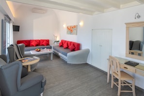 Executive Suite, 1 Bedroom, Sea View (street level)