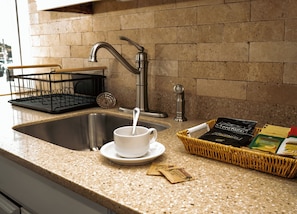 Georgian Studio's Harbour View | Private kitchen | Mini-fridge, coffee/tea maker, electric kettle