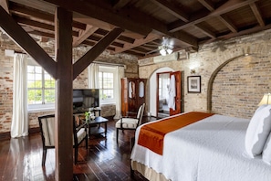 Contemporary Studio | In-room safe, individually decorated, soundproofing, free WiFi - Copper and Lumber Store Hotel (English Harbour)