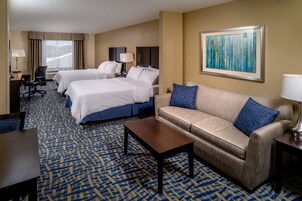 防过敏的被褥、办公桌、笔记本电脑工作区、熨斗/熨衣板