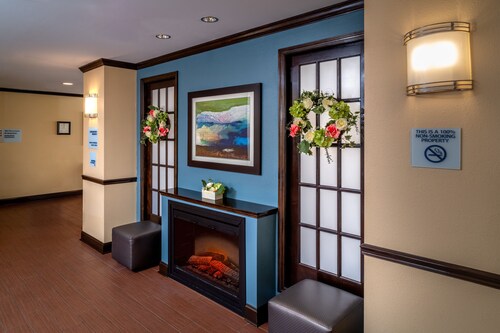 Holiday Inn Express & Suites Lebanon by IHG