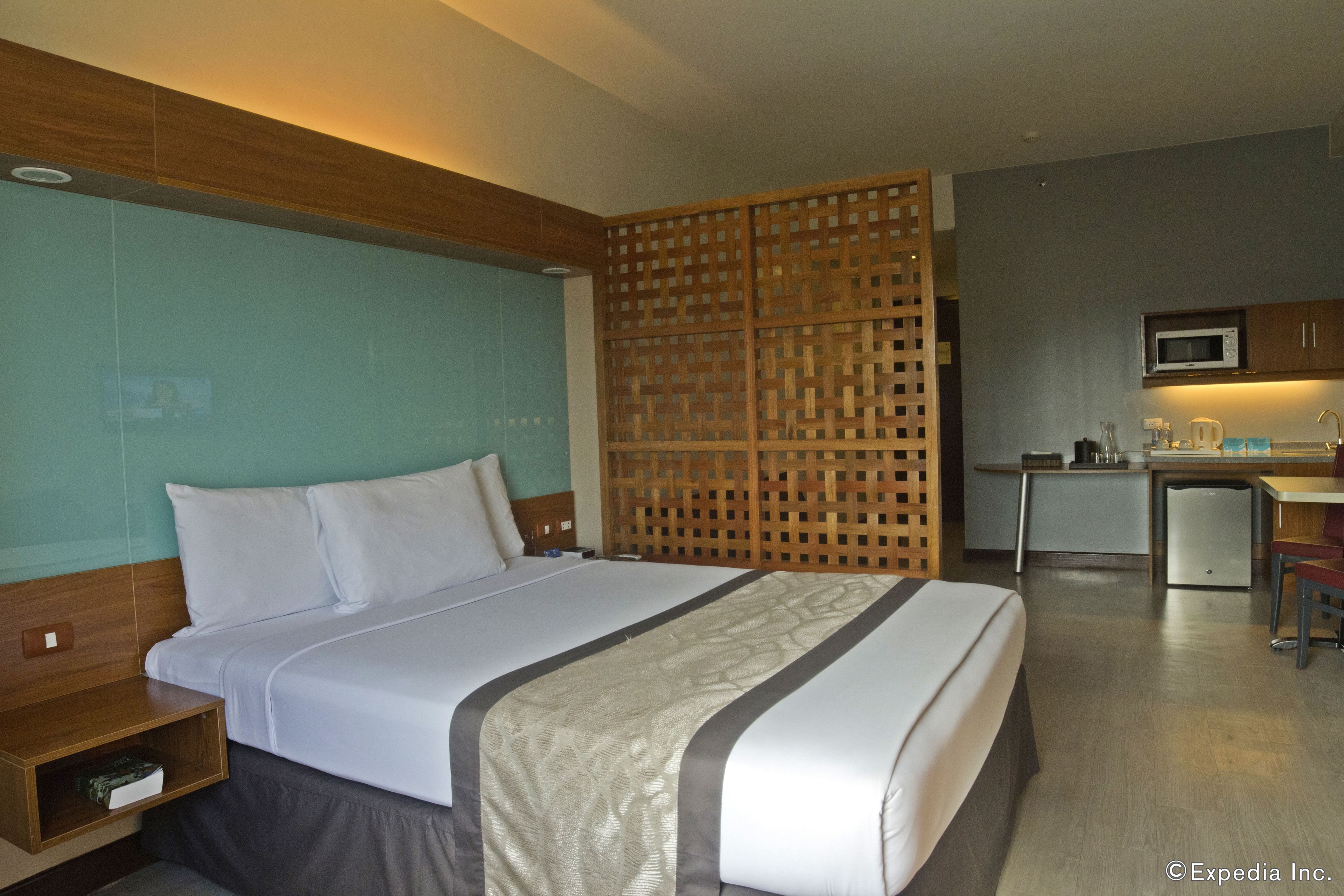 in-room safe, desk, iron/ironing board, free wifi