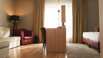 Deluxe Double Room | Premium bedding, minibar, in-room safe, individually decorated