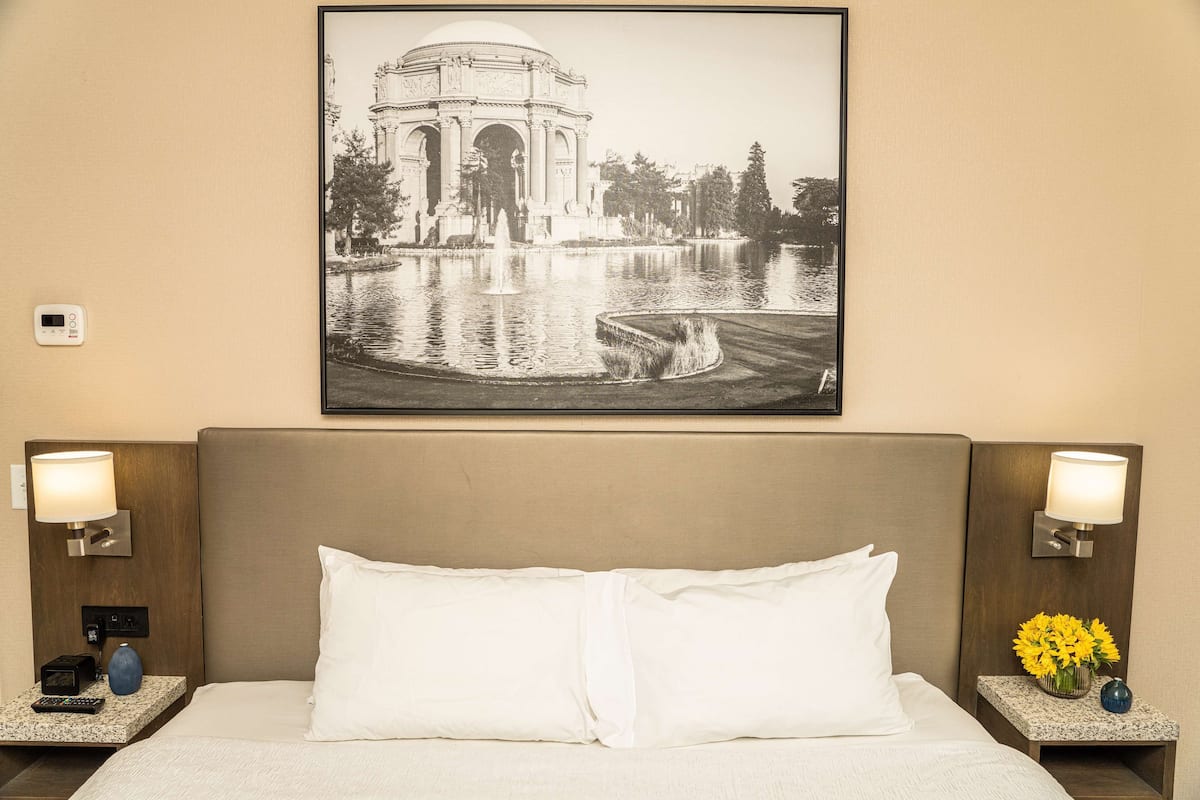 In-room safe, blackout curtains, free WiFi, bed sheets
