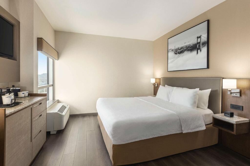 Caja fuerte, cortinas opacas, wifi gratis y ropa de cama