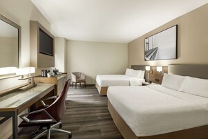 Caja de seguridad en la habitación, cortinas blackout y wifi gratis 