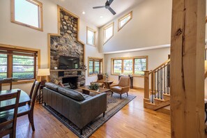 Living area - Engen Hus Bed and Breakfast (Salt Lake City)