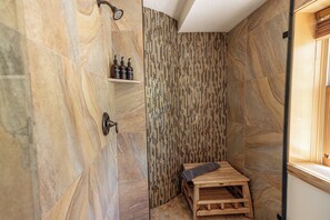 Wasatch Wildflowers - Queen Bed Ensuite | Arbejdsområde til bærbare computere, gratis Wi-Fi