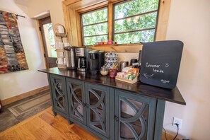 Kaffee und/oder Kaffeemaschine