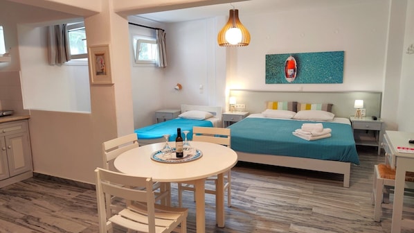 Economy Room (Semi Basement) | In-room dining
