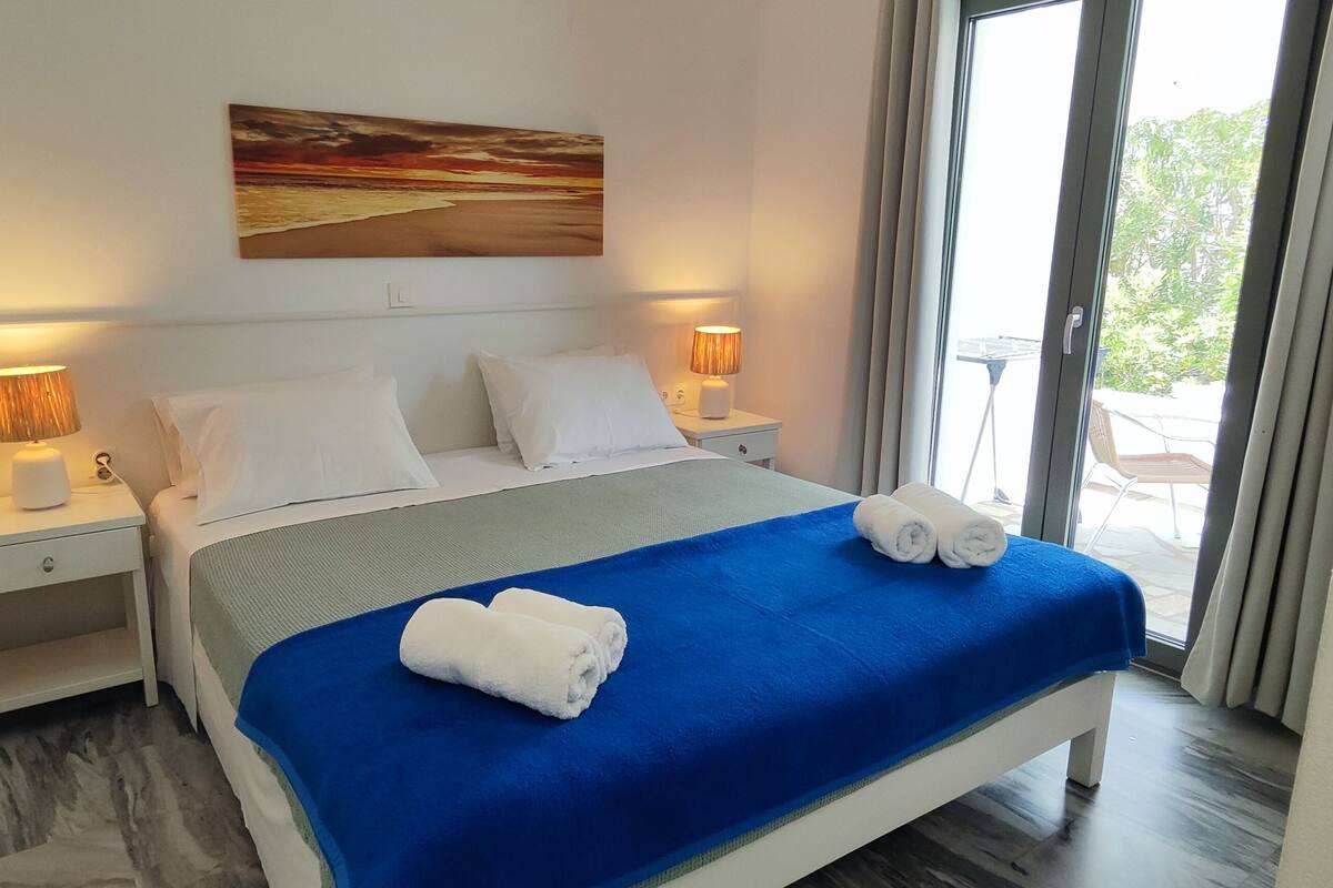 Superior Apartment, 1 Bedroom | In-room safe, blackout drapes, iron/ironing board, WiFi (free)