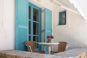 Studio | Balcony - Ragousis Apartments (Paros)