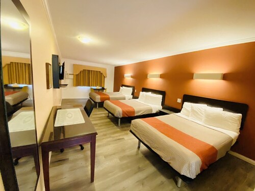 Revelstoke Gateway Inn