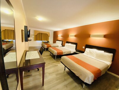 Revelstoke Gateway Inn