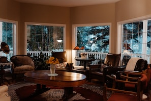 TV, fireplace, heated floors