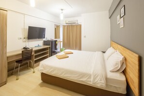 Deluxe One Double Bed Room - Gems Park Don Mueang (Bangkok)