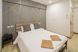 Deluxe One Double Bed Room | Desk, laptop workspace, soundproofing, free WiFi