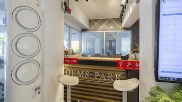 ฝ่ายต้อนรับ