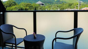 Japanese Style Room With Open-Air Bath (Room #403) : 2 meals (No Child Allowed, Check in until 7pm) | Mountain view