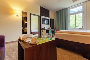 Family Room | In-room safe, desk, cribs/infant beds, rollaway beds - Parkhotel Bad Rehburg (Rehburg-Loccum)