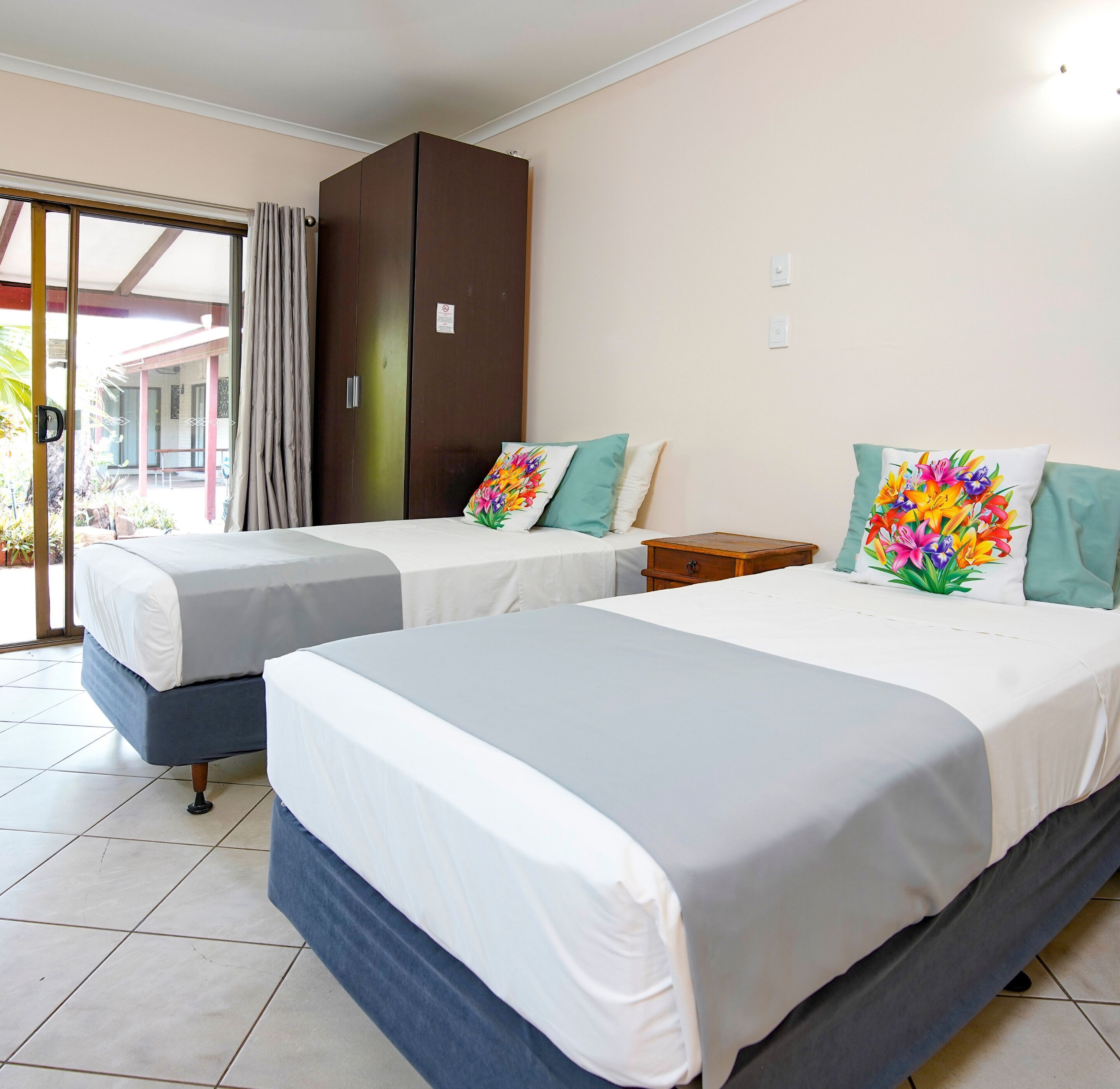 Individuell dekoriert, individuell eingerichtet, Schreibtisch