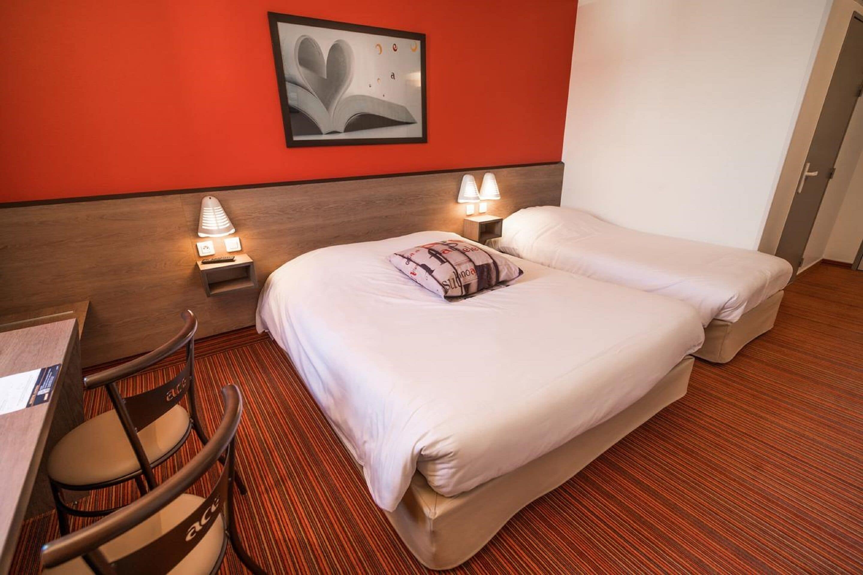 triple room | 1 bedroom, desk, laptop workspace, blackout curtains