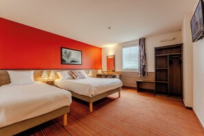 三人房 | 書桌、筆電工作空間、遮光布/窗簾、隔音