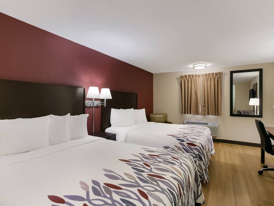 Deluxe Room, 2 Queen Beds (Smoke Free)