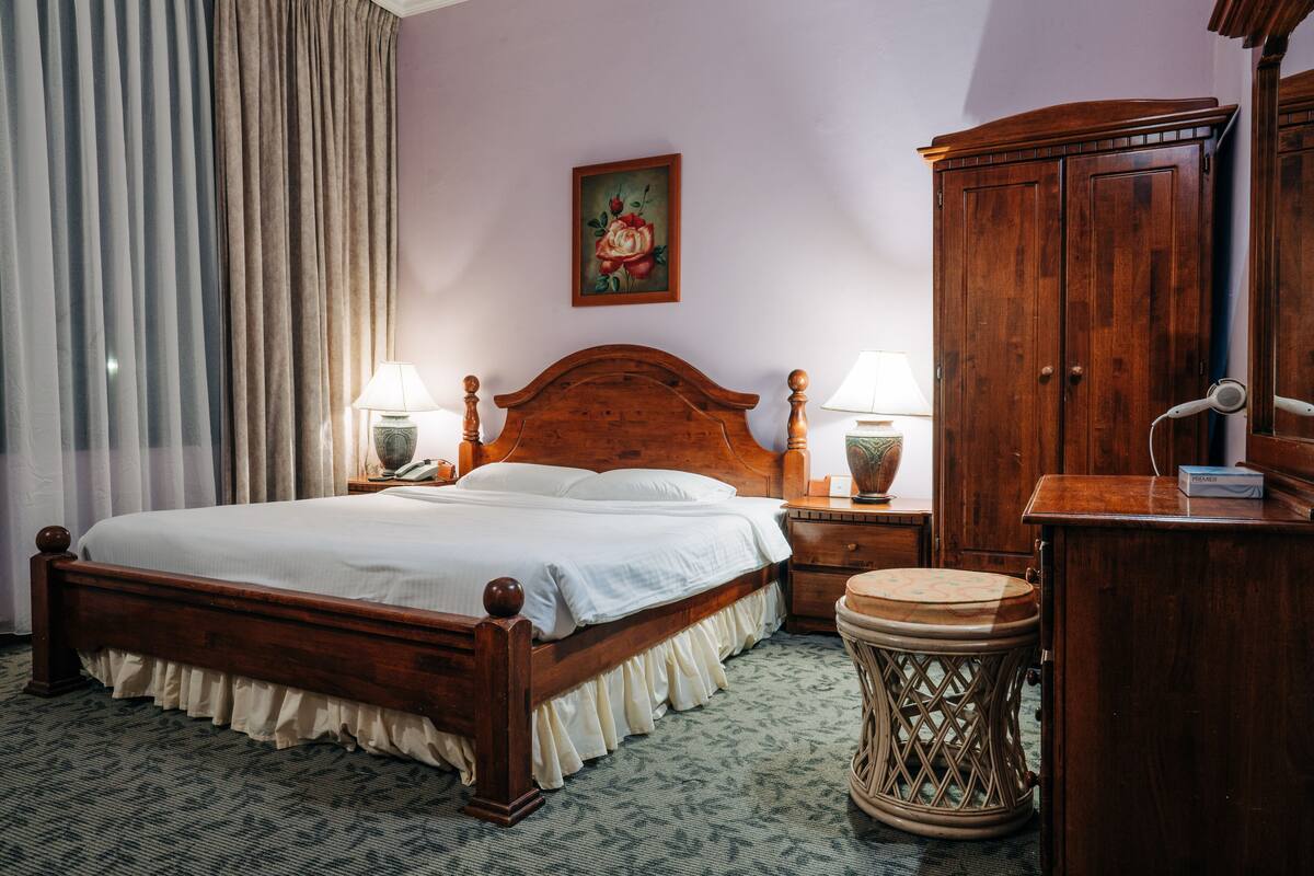 Standard Garden View Double | Minibar, in-room safe, iron/ironing board (on request)