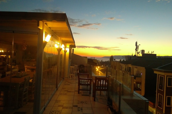 Desayuno continental diario (EUR 5 por persona)