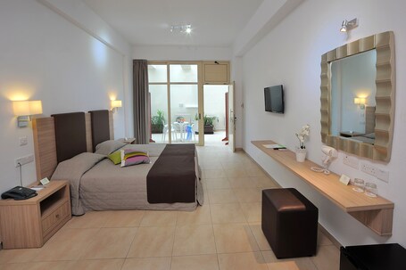 Nelia Gardens - view 3